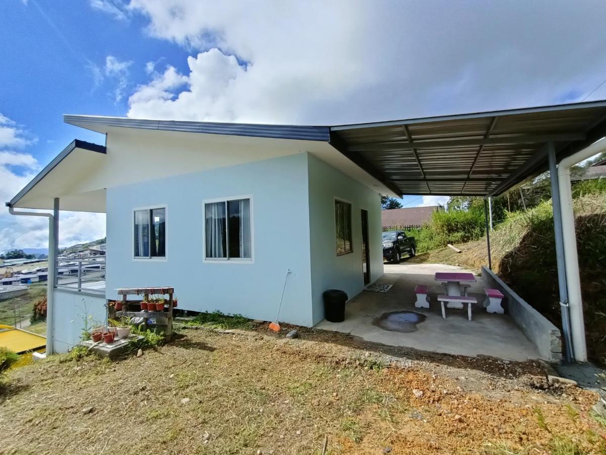 Kundasang Trail Homestay Екстер'єр фото